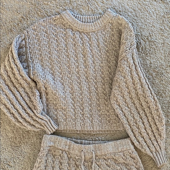 Blu Pepper cable knit sweater and shorts set - Picture 3 of 8